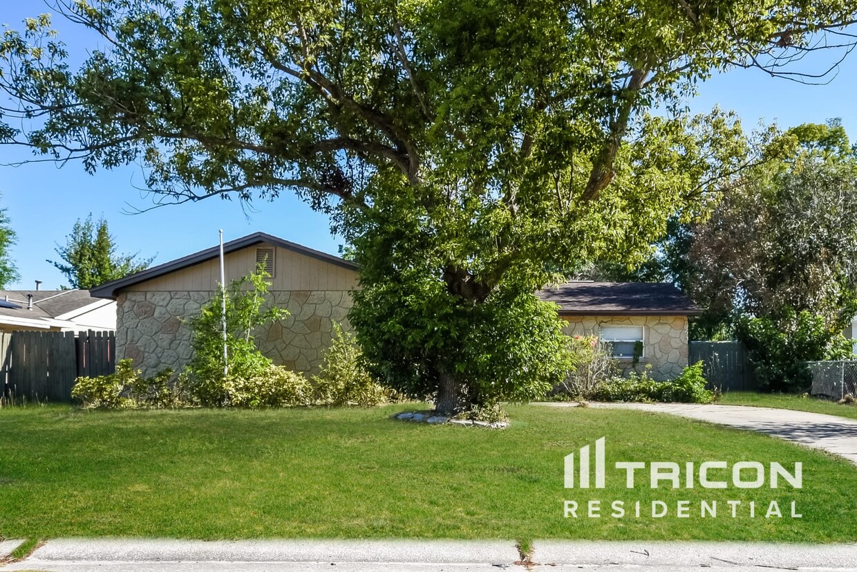 Foto principal - 405 Citadel Dr