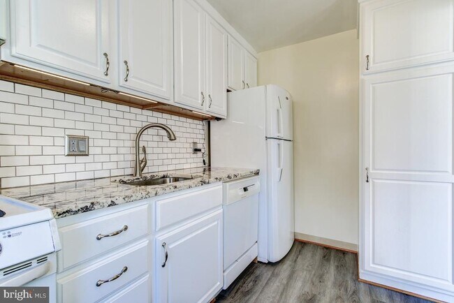 Foto del edificio - 6726 W Wakefield Dr