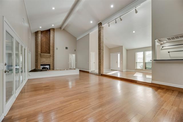 Building Photo - 2209 Hollyhill Ln