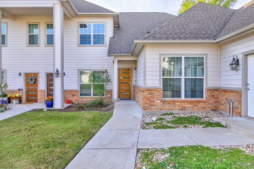 Primary Photo - 12164 Abbey Glen Ln