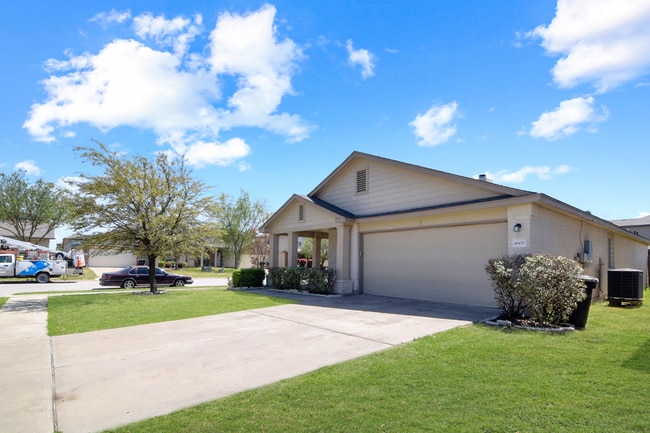 Building Photo - 4600 Green Meadow St