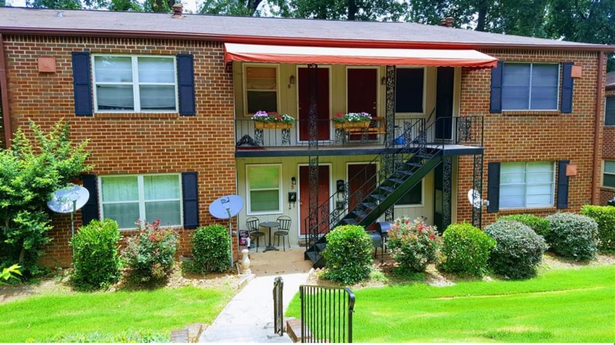 Best in Class at Berkeley Square! - Best in Class at Berkeley Square!