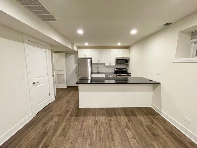 Foto del edificio - 4422 N Wolcott Ave