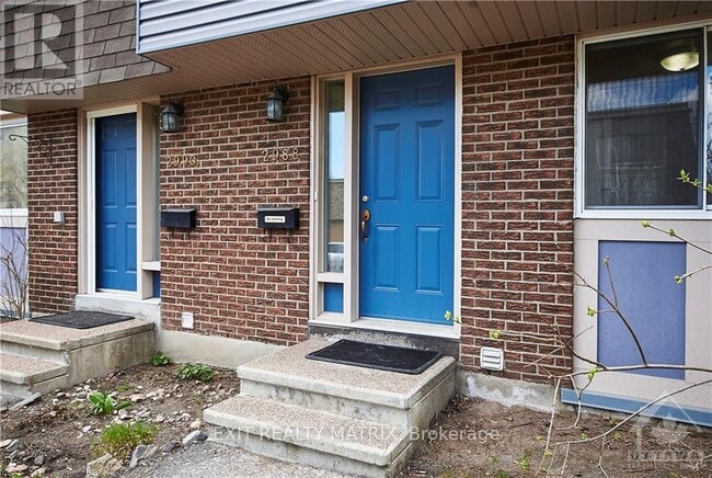 Building Photo - 2988 Fairlea Cres
