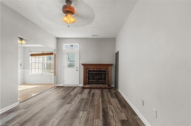 Foto del edificio - 4401 Rivermill Ct