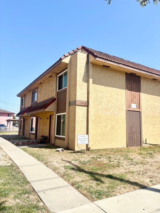 Building Photo - 728 N D St