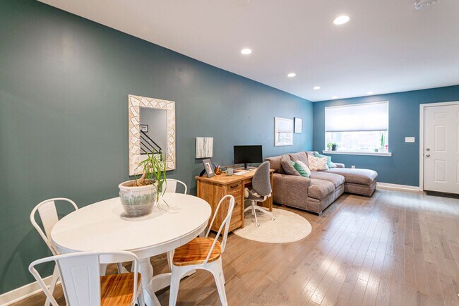 Foto del edificio - Point Breeze 2 Bedroom, 2.5 Bathroom Home