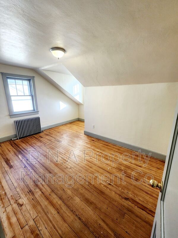 Building Photo - 143 Leafy Greene St.