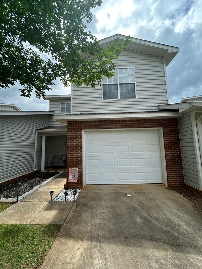 Building Photo - 127 Winterberry Way