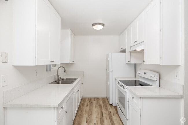 2BR, 1BA - 800SF - Kitchen - Rancho Villas