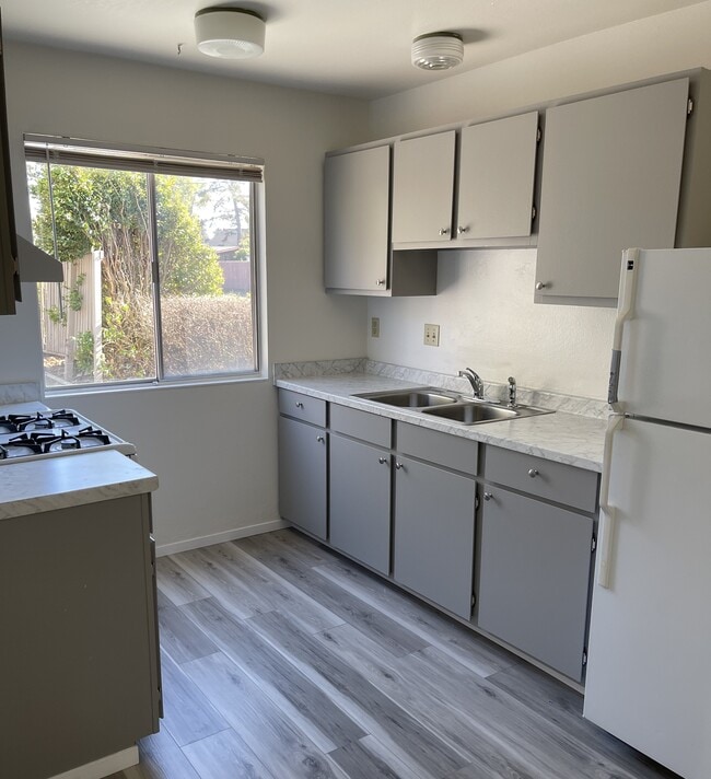 Building Photo - 7560 Bridgit Dr