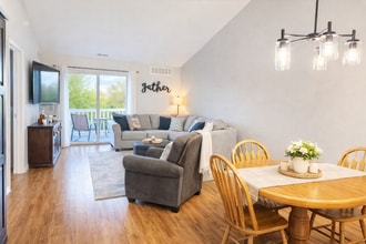 Building Photo - 1006 E Duncan St