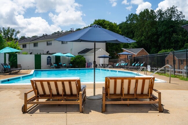 Building Photo - Blue Ridge Crossing Apartments & Townhomes