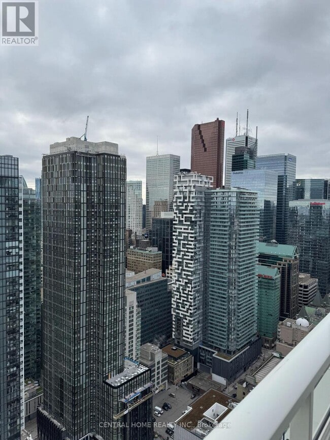 Photo du bâtiment - 88 Queen St E