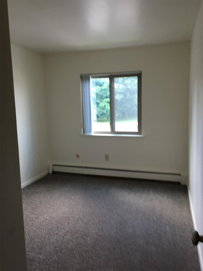Building Photo - 401 E Willard Ave