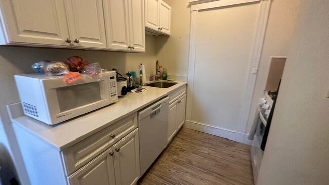 *Pictures are representative samples of the advertised unit. In some cases, the actual units you tou - 28 Alton Pl