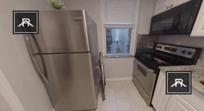 Foto del edificio - 3 bedroom in Brighton MA 02135