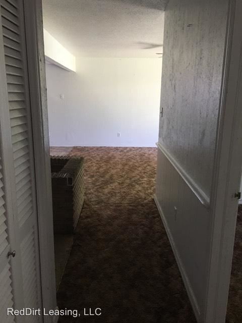 Building Photo - 4 br, 2.5 bath House - 521 SW 62nd Terr