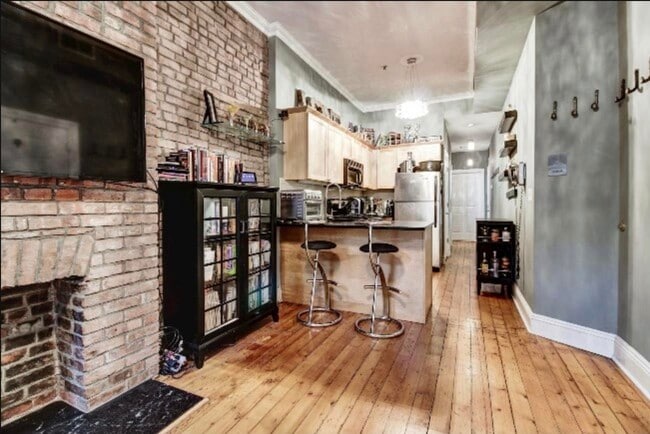 Building Photo - 231 3rd St