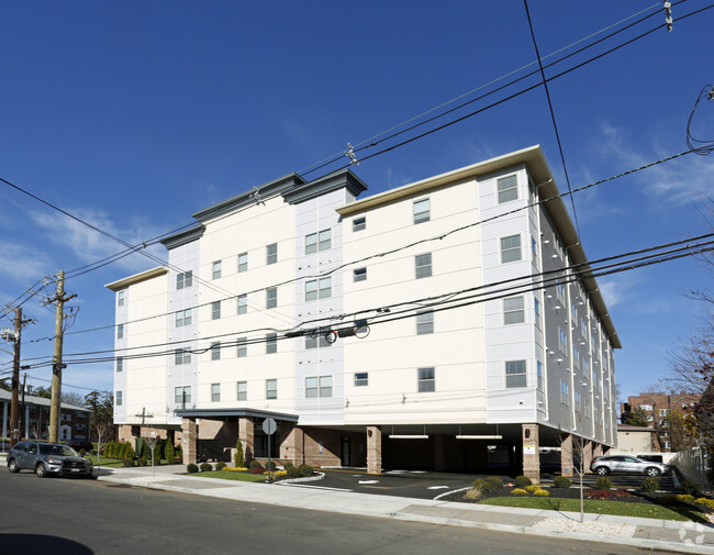 Building Photo - 737 N Broad St