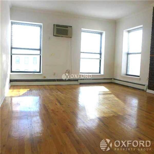 Foto del edificio - 300 E 52nd St