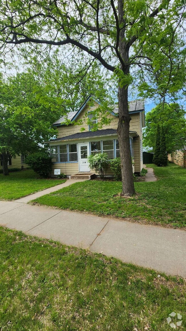 Building Photo - 314 Olive St