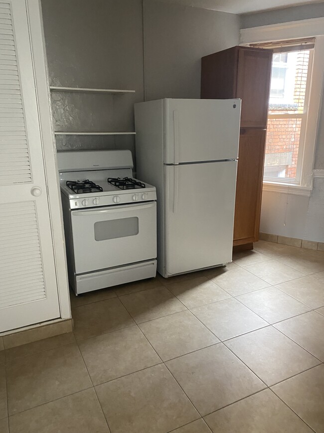 Kitchen - 2133 Murray Hill Rd