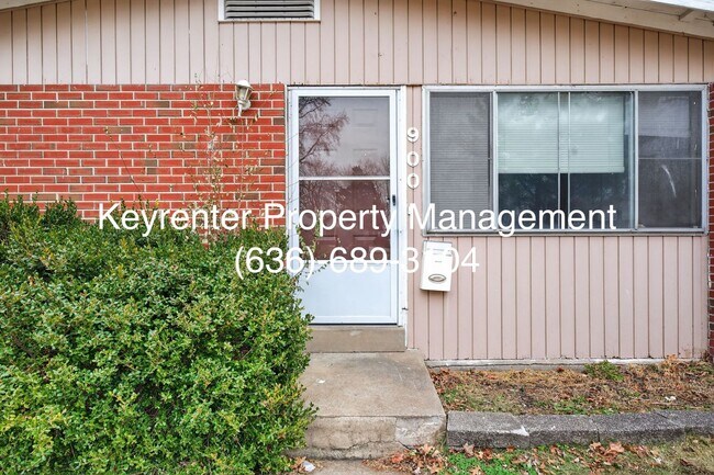 Foto del edificio - Updated 3-Bedroom Home with Fenced Yard in Florissant