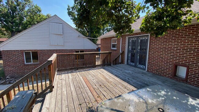 Building Photo - Spacious 4 bedroom, 2 bath in Westminster