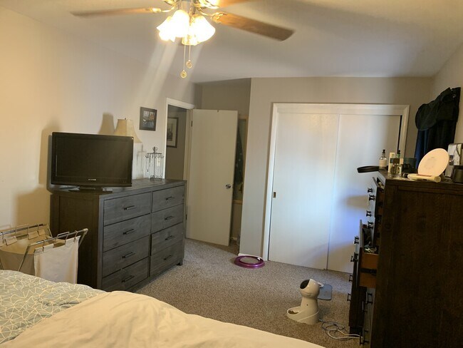 Foto del edificio - Bluemound Townhomes Unit 12115