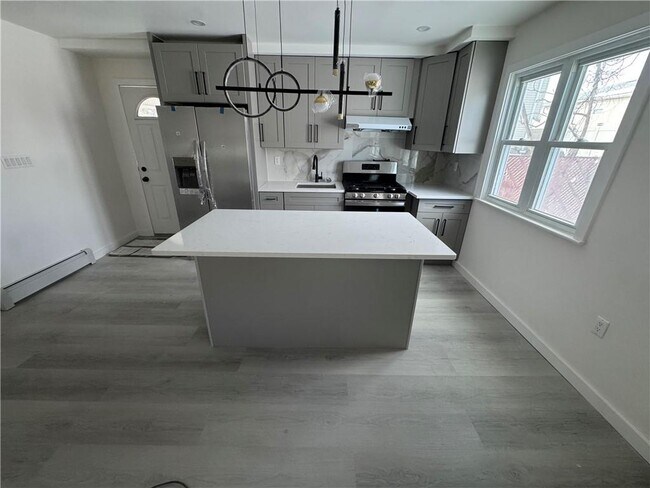 Foto del edificio - 47 Carpenter Ave