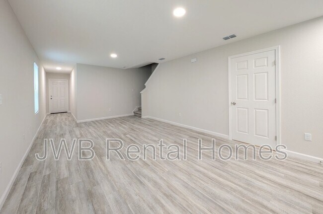 Building Photo - 8827 Free Ave