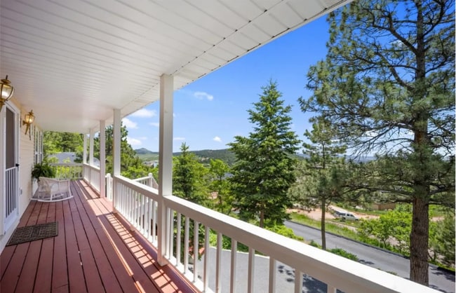 Building Photo - 509 Viola St