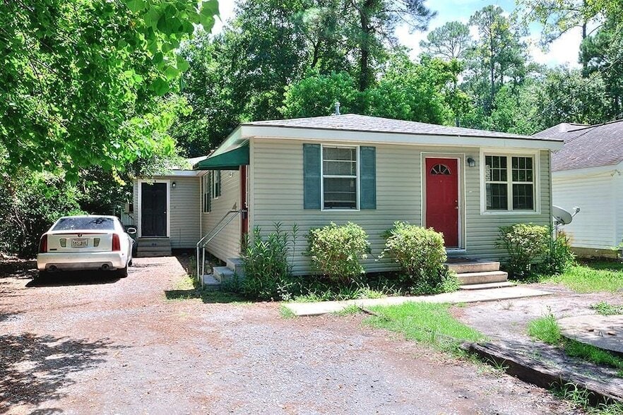 Primary Photo - 57468 Cedar Ave