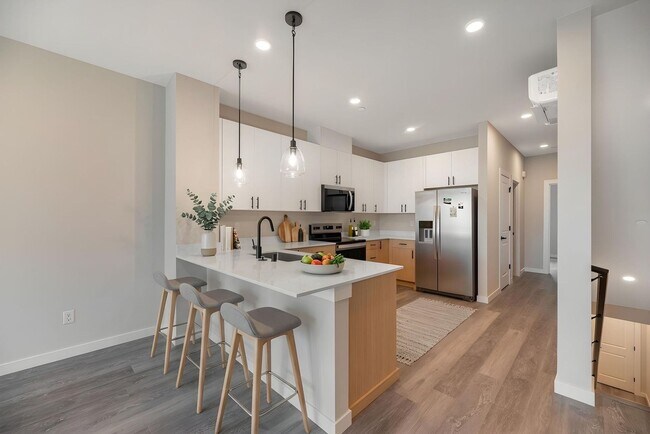 Foto del edificio - Brand New 4 Bedroom Luxury Townhome!