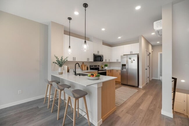 Foto del edificio - Brand New 4 Bedroom Luxury Townhomes!