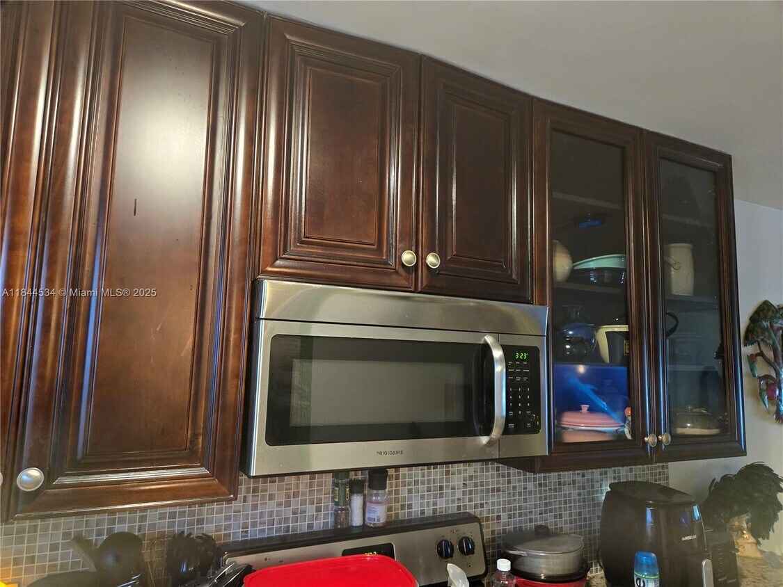 Foto principal - 115 Royal Pk Dr