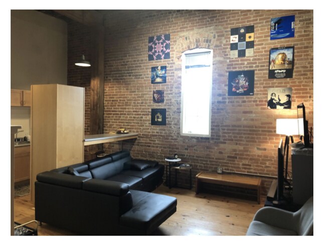 Foto del edificio - 212 N Duke St
