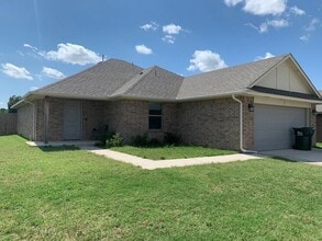 Building Photo - 4704 River Mesa Dr