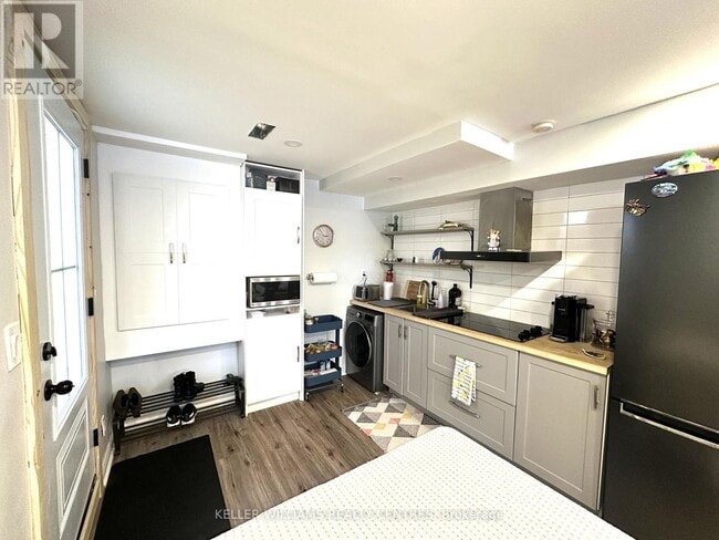 Photo du bâtiment - 32 Amberview Dr