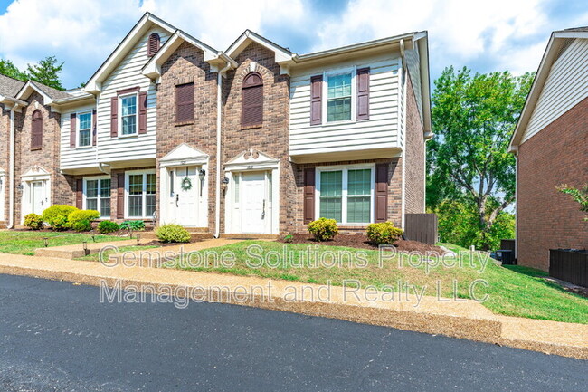 Building Photo - 1628 Brentwood Pointe