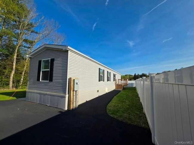 Building Photo - 44 Gale Rd