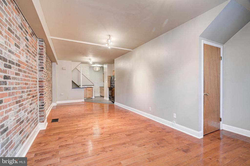 158 Fairmount Ave Unit A, Philadelphia, PA 19123 Room for Rent in