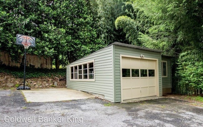 Building Photo - 3 br, 2 bath House - 61 Overlook Road