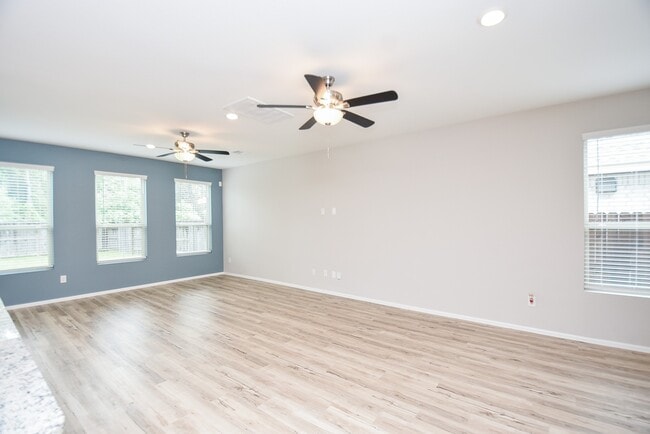 Building Photo - 22707 Bolanzo Ln