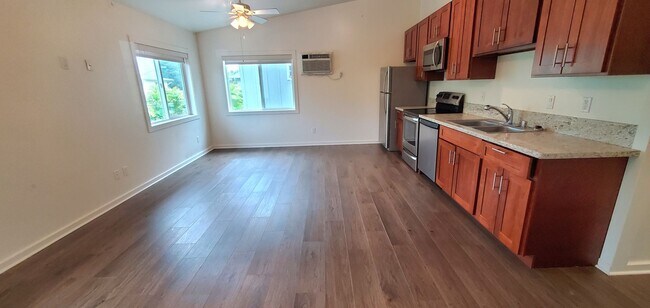 Foto del edificio - AVAILABLE NOW! 2 bed, 2 bath Duplex unit in Kailua Town