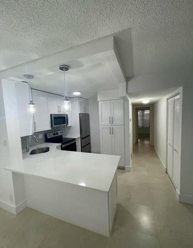 Foto del edificio - 205 Foxtail Dr