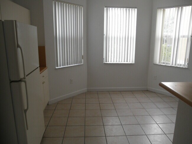 Foto del edificio - Shoma Townhomes