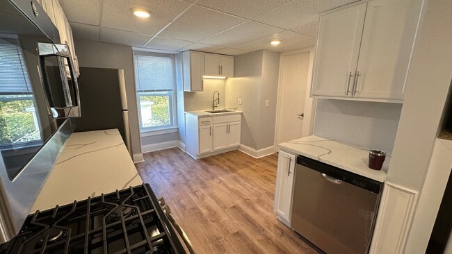 Kitchen - 59 Railroad Ave