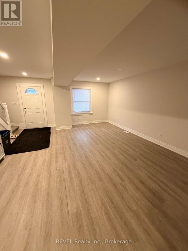 Building Photo - 23 Hazel St